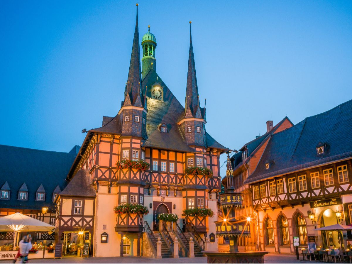 Rathaus Wernigerode bei Nacht