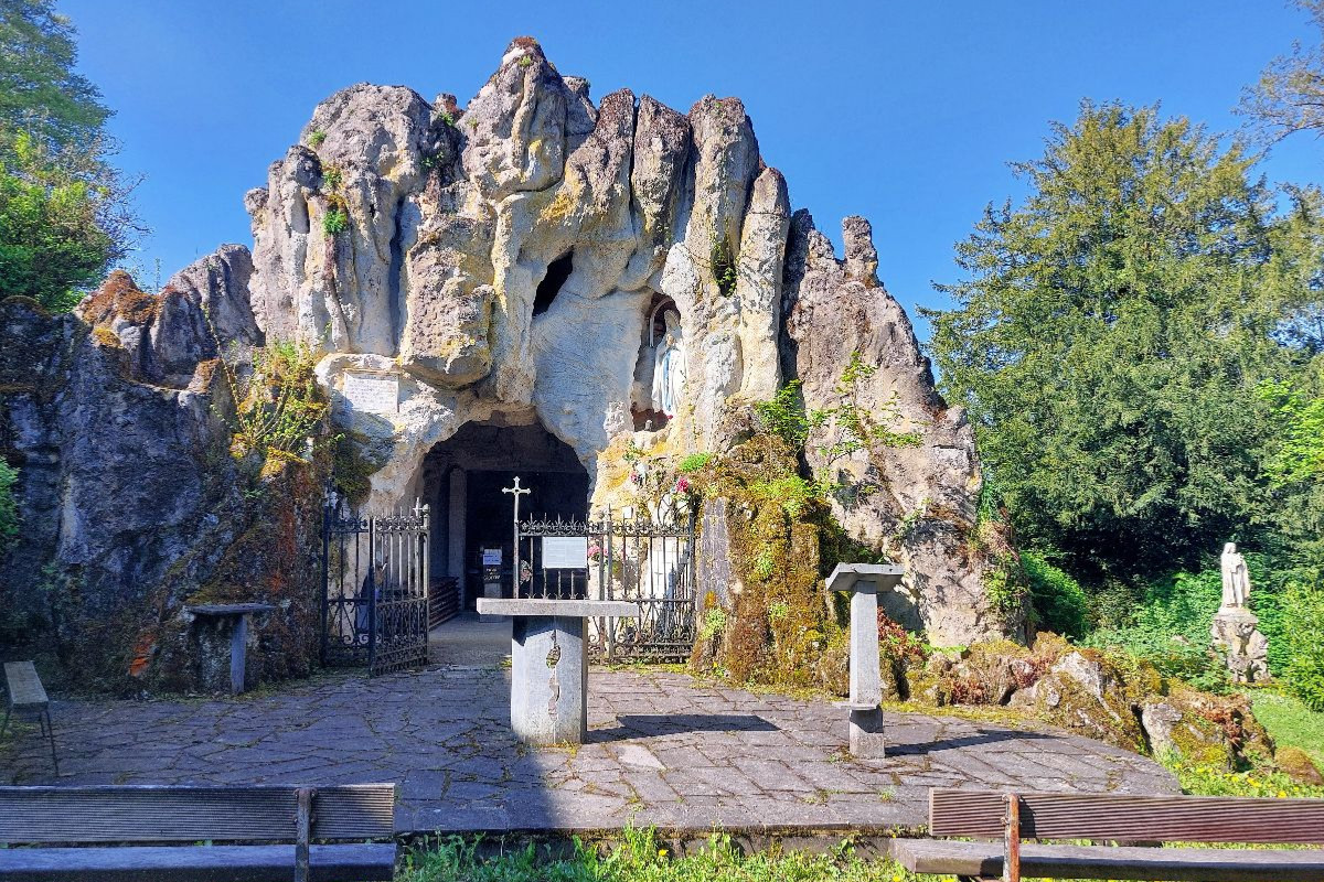 Conjoux, Marien-Wallfahrtsort in den belgischen Ardennen