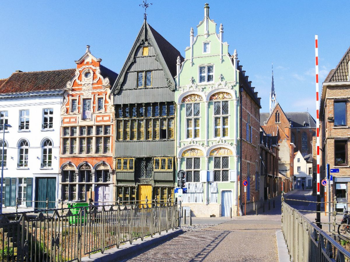 St.-Josefs-Haus, Teufels- und Paradies-Haus an der Kranbrücke im belgischen Mecheln