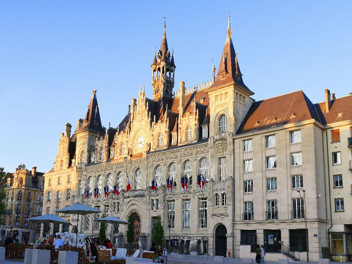 Charleville-Mézières, Rathaus
