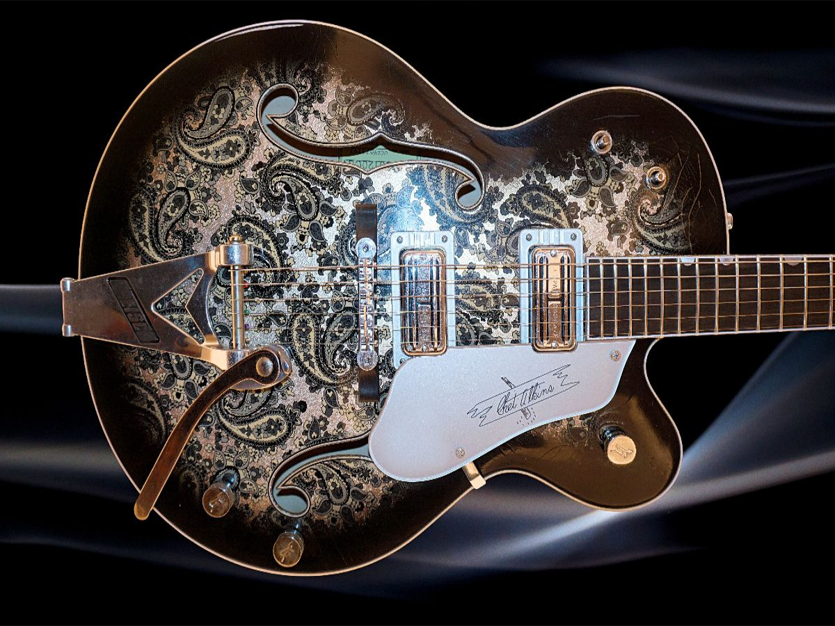Jazz-Style E-Gitarre Black Paisley Relic