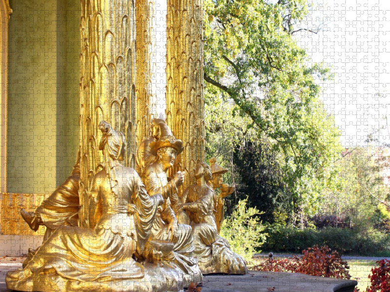 Figuren am Chinesischen Teehaus im Park von Schloss Sanssouci