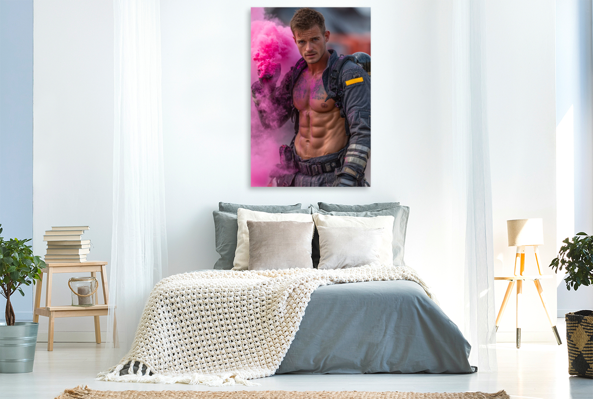 Sexy Feuerwehrmann mit Sixpack im pinken Rauch