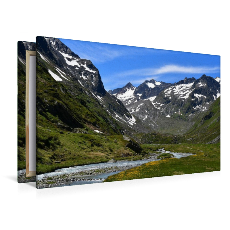 Schöne Landschaft mit Bergen oberhalb der Franz-Senn-Hütte im Stubaital