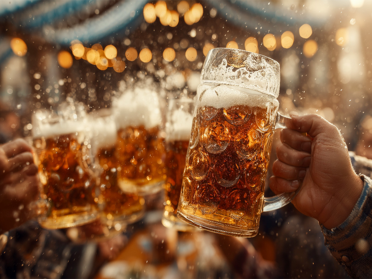 Freibier im Festzelt - Prost, Buam!