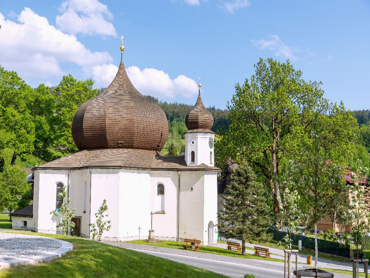 Pfarrkirche Mariä Hilf vom Stern in Zelezna Ruda