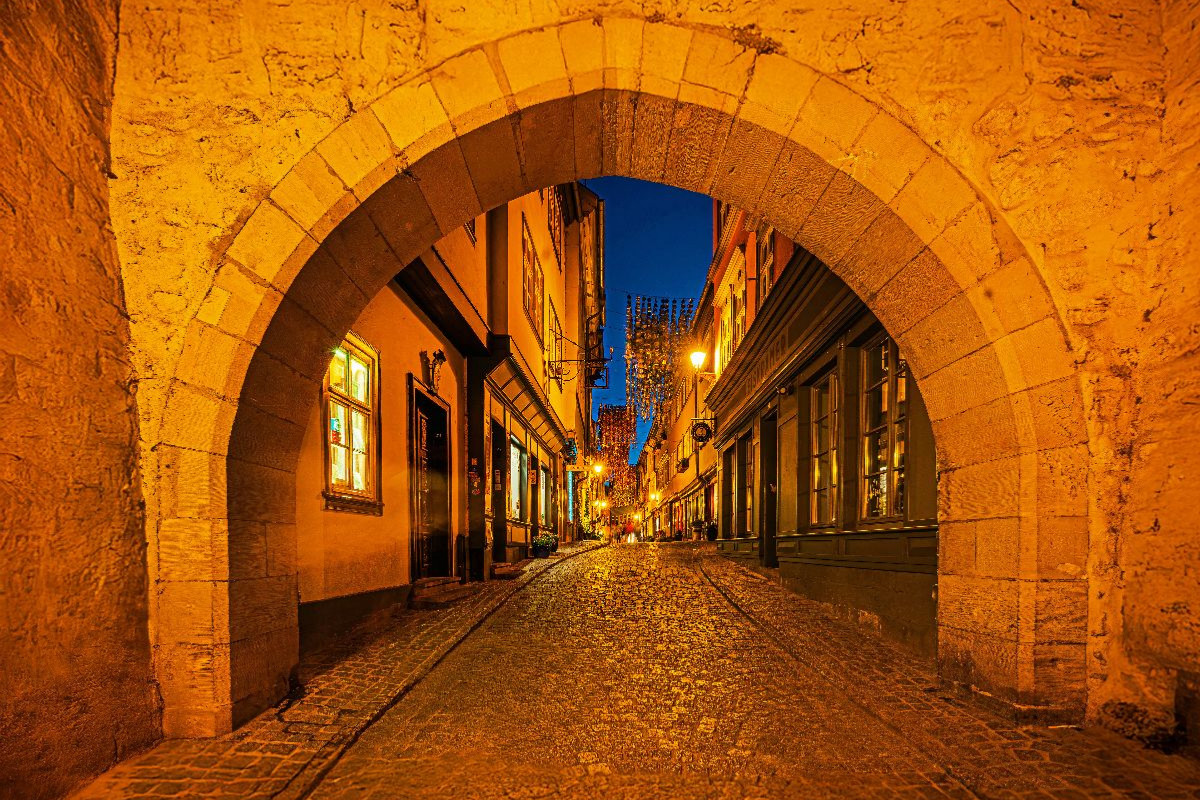 Eingang zur Krämerbrücke vom Wenigemarkt aus gesehen