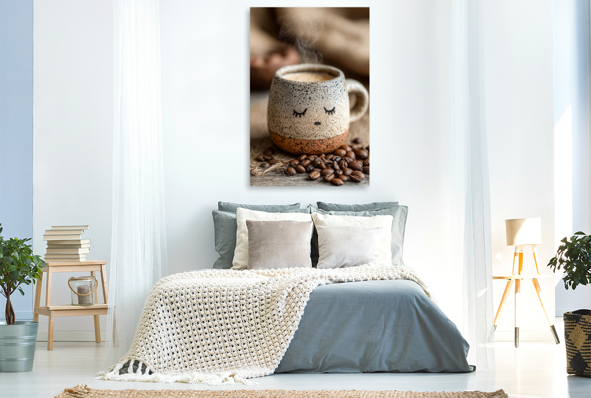 Müder Kaffee mit Schlafaugen - Sanftes Morgenmotiv für Kaffeefans