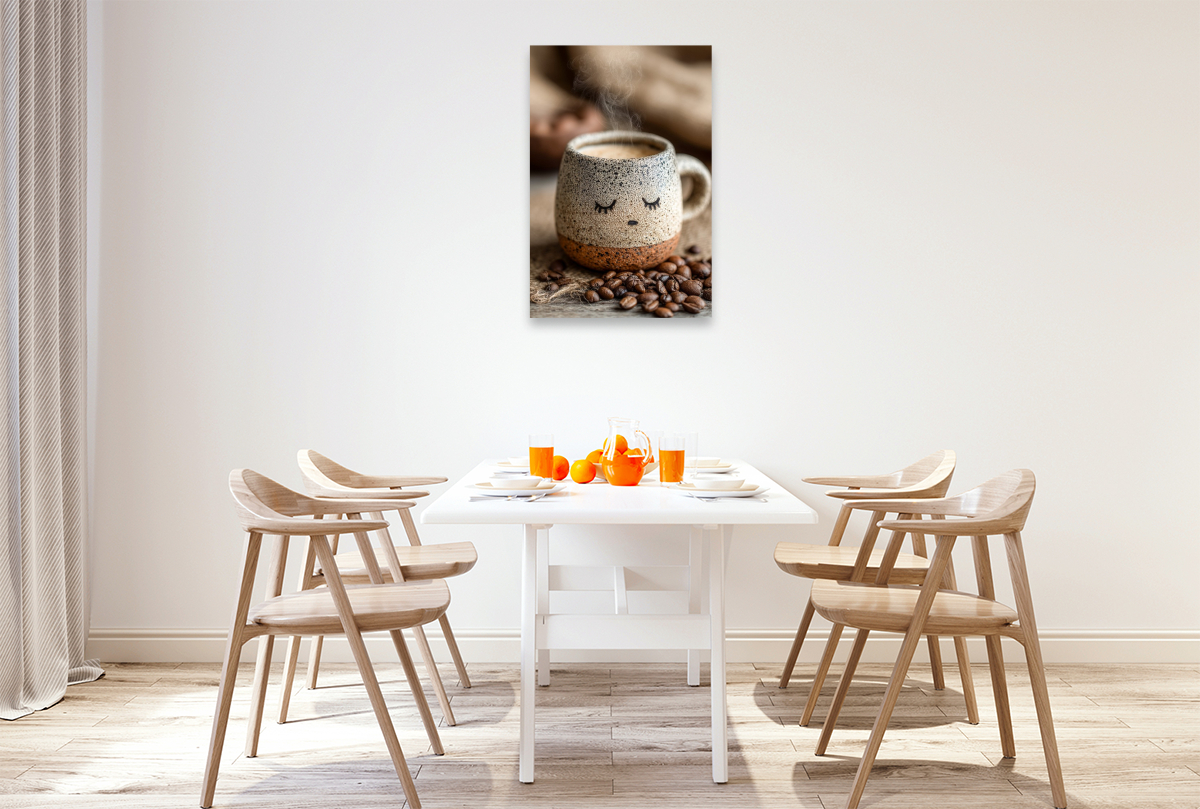 Müder Kaffee mit Schlafaugen - Sanftes Morgenmotiv für Kaffeefans