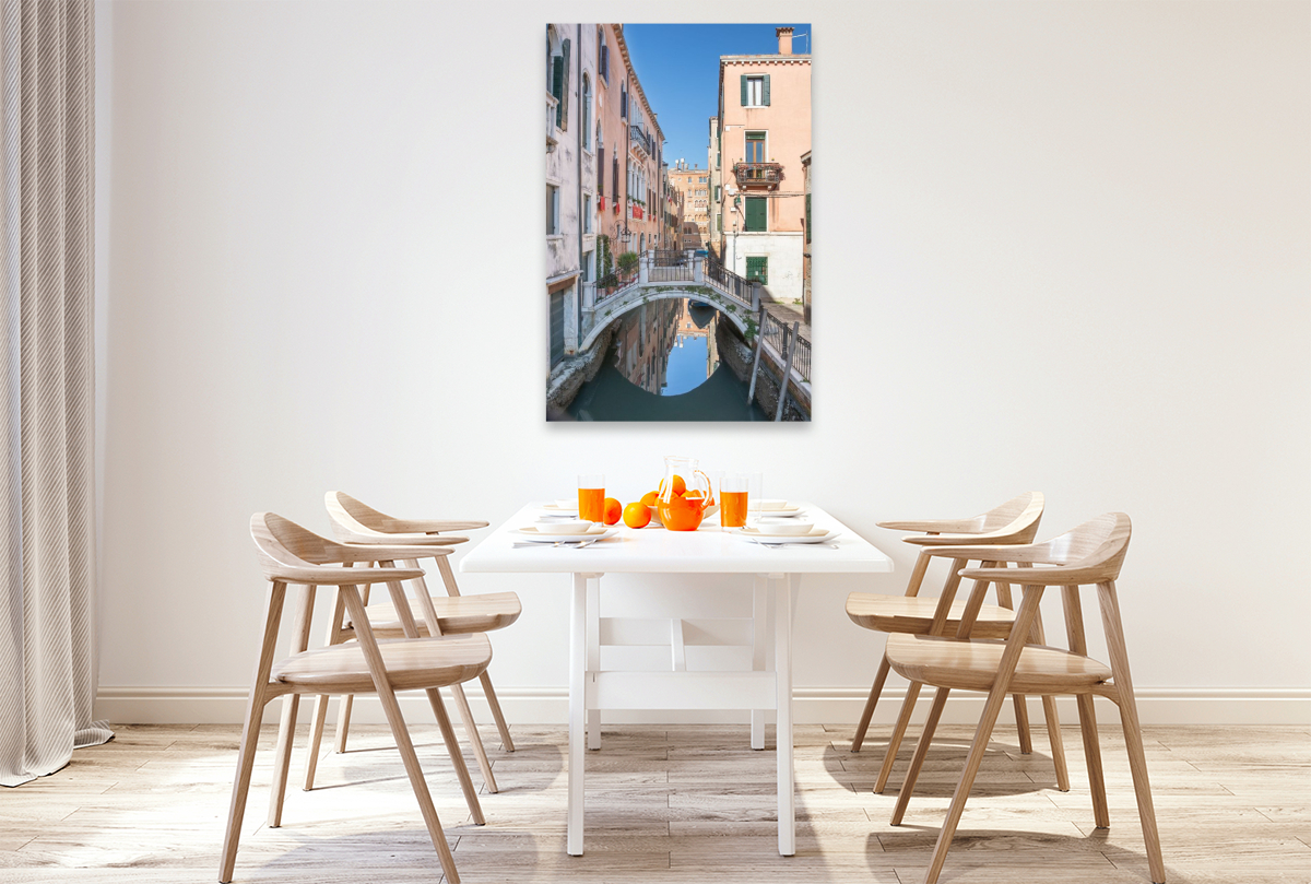 Venedig - Spiegelung unter der kleinen Brücke neben der Ponte dei Frati