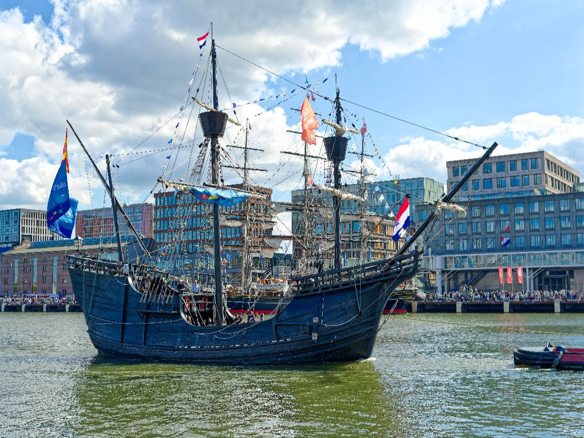 Sensationeller Nachbau der 'Victoria' von Ferdinand Magellan
