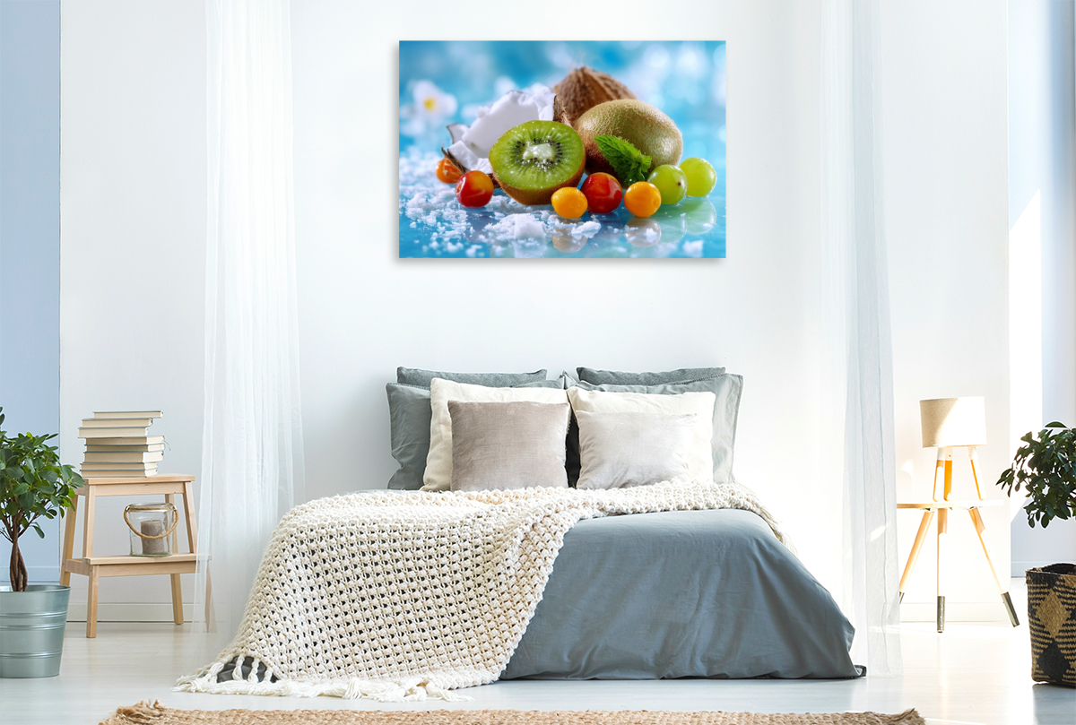 Stillleben mit Kiwis und Kokosnuss