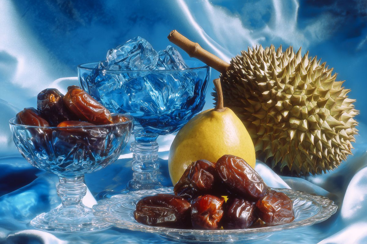 Stillleben mit Datteln, Durian und Birne