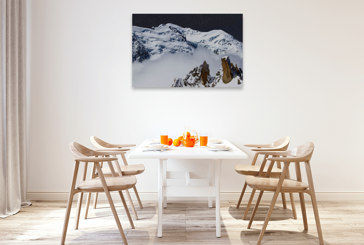 Der Cosmique Grat und der Mont Blanc bei Nacht