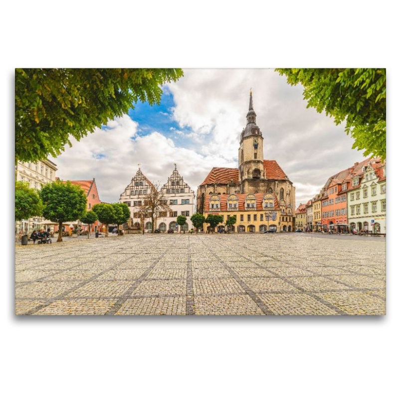 Marktplatz mit Bürgerkirche St. Wenzel und Häusern aus Renaissance und Barock.