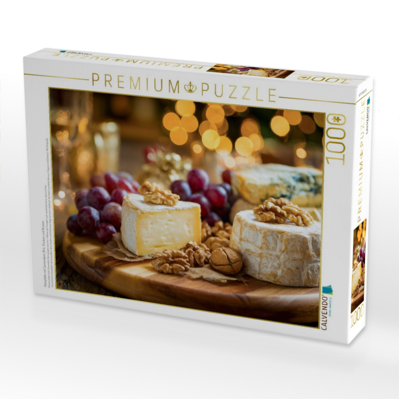 Käseplatte mit Camembert, Brie, Trauben und Nüssen