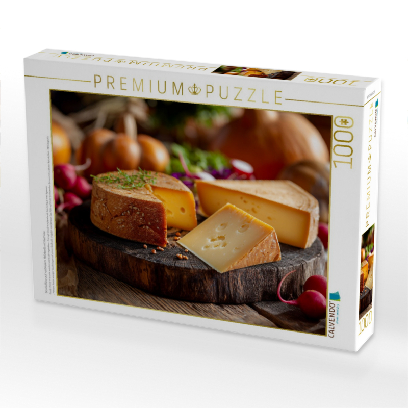 Gouda Käse auf rustikalem Holzbrett mit Gemüse