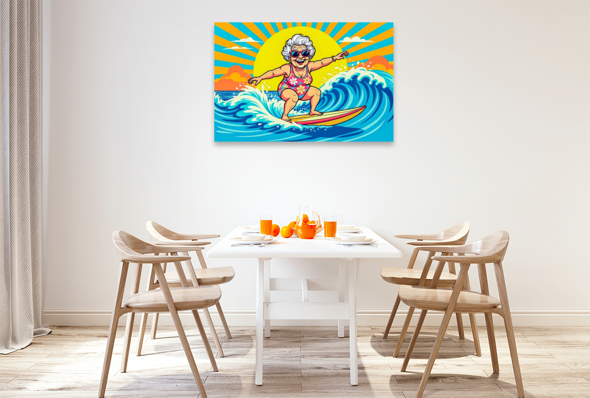 Oma surft die Wellen im Meer