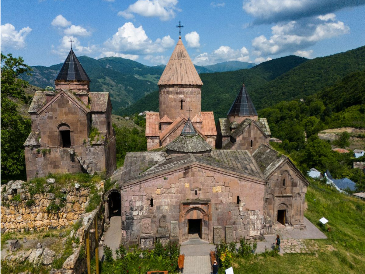 Kloster Goschawank ist ein ehemaliges Kloster der Armenisch-Apostolischen Kirche.