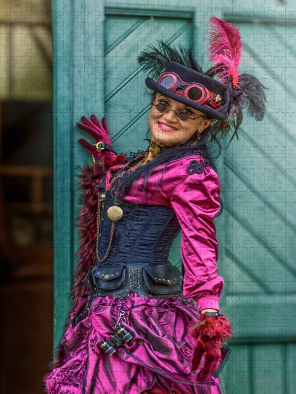 Die Baronin in Magenta