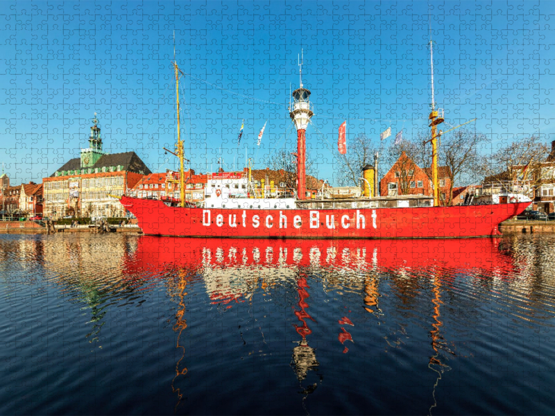 Blick zum Feuerschiff in Emden