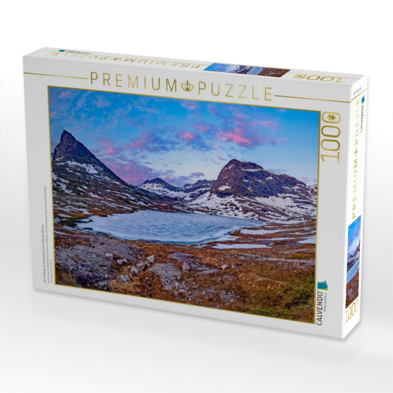 Der Gebirgssee Bispevatnet am Fuße der Bispen