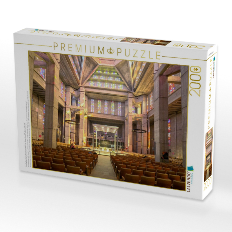 Das farbenfrohe Kirchenschiff  St. Joseph mit 'Laternenturm'