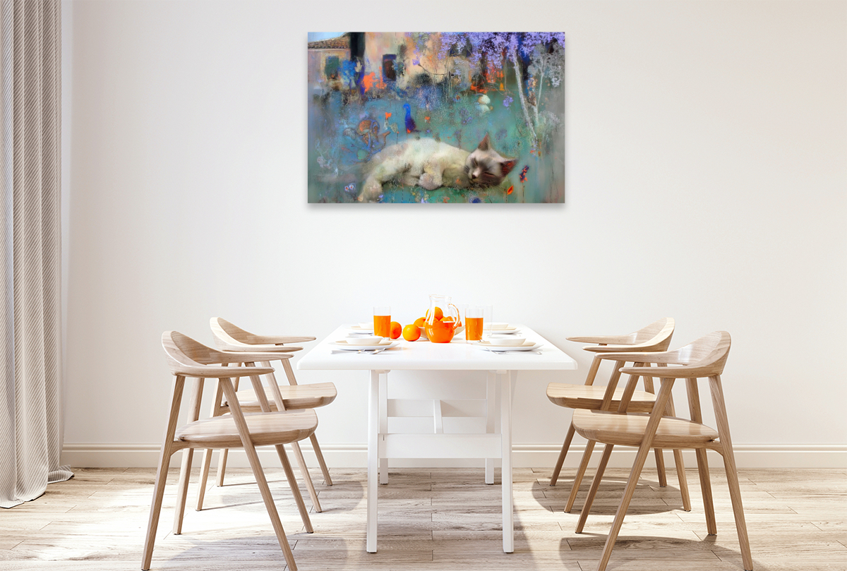 Schlummernde Katze im Garten