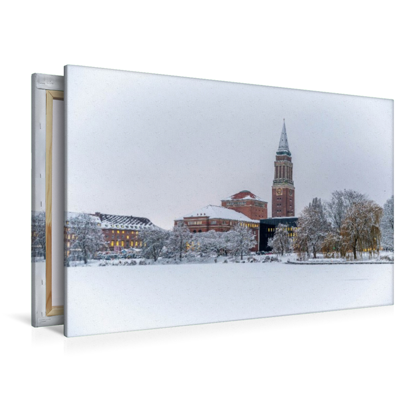 Das historische Rathaus Kiel im Wandel der Jahreszeiten