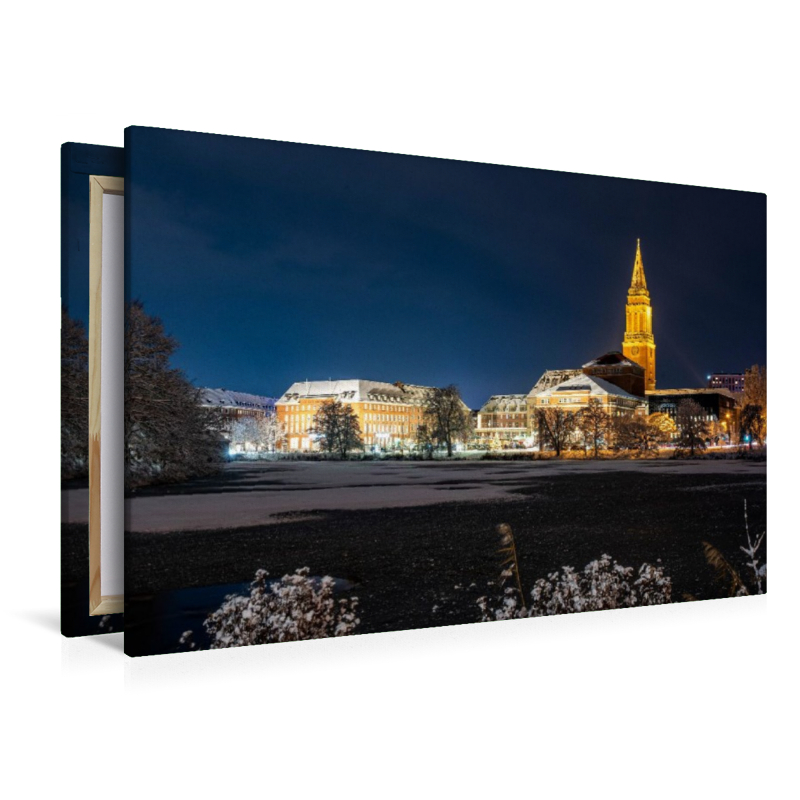 Kieler Rathaus im Schnee, gesehen über den Kleinen Kiel