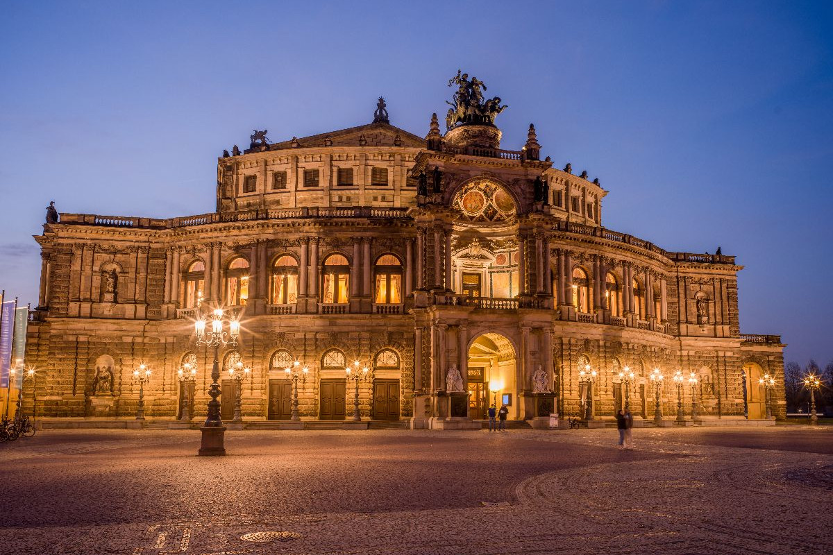 Dresden - Semperoper bei Nacht