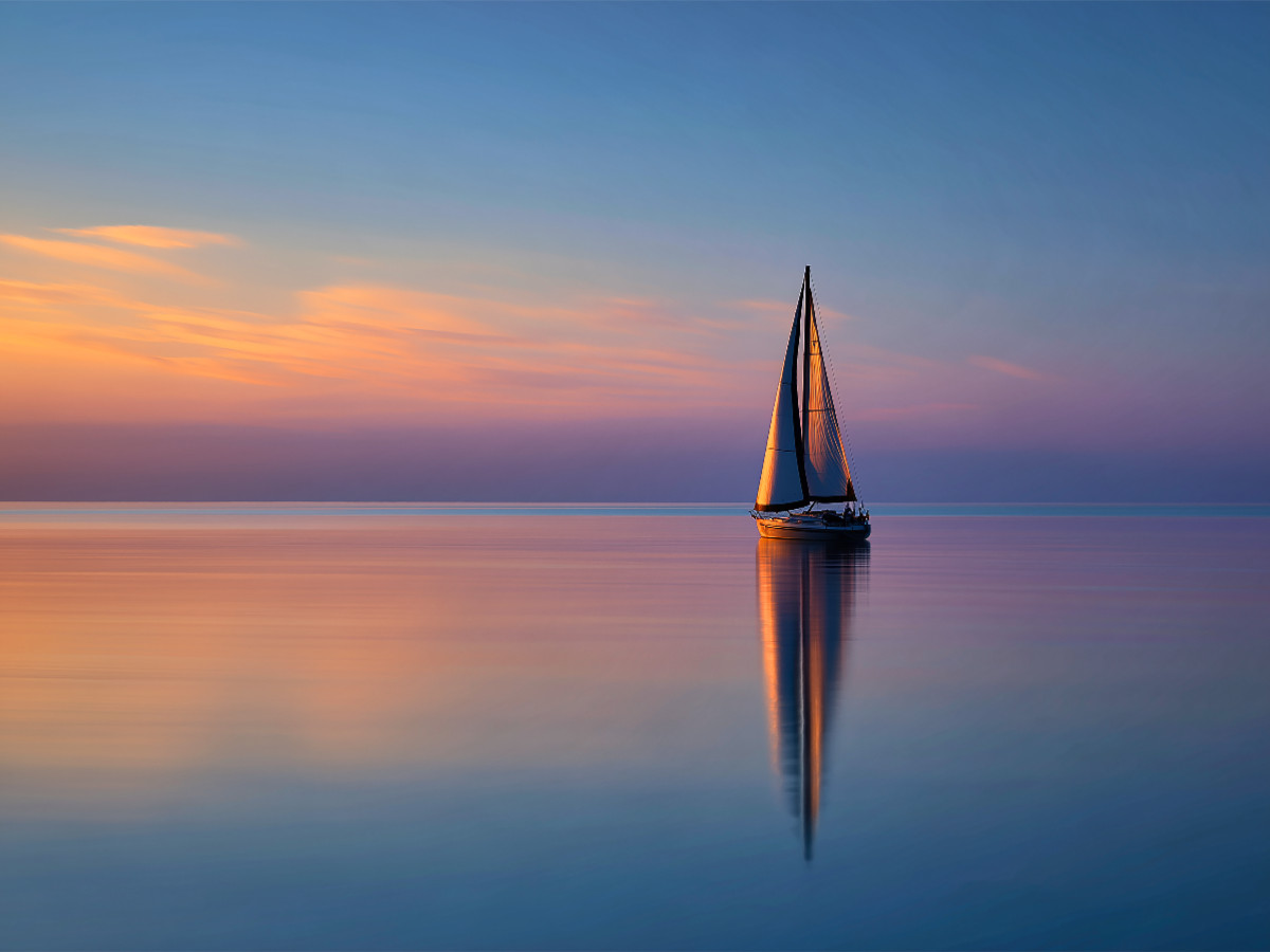 Der Horizont erwacht langsam, still, wie der Frühling selbst