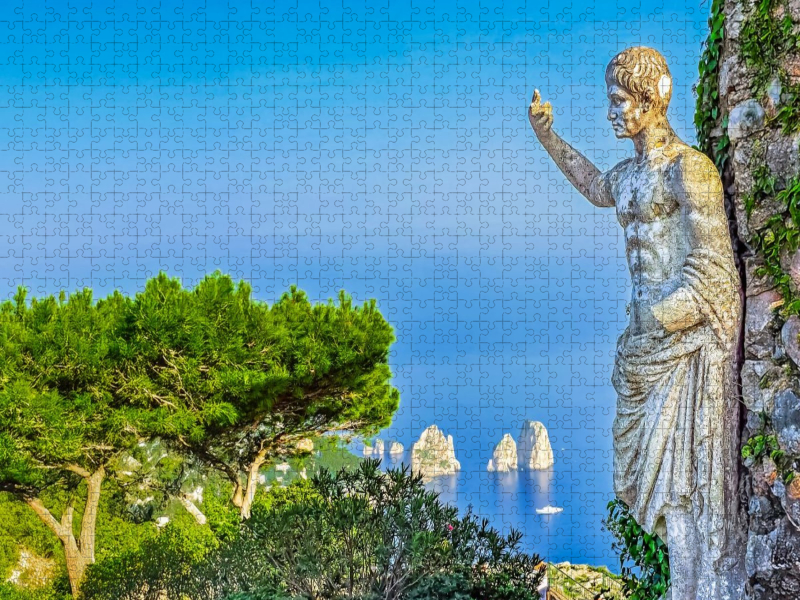 Kaiser Augustus mit Blick auf die Fariglioni Felsen