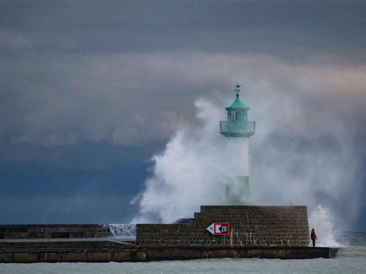 Leuchtturm Sassnitz im Sturm