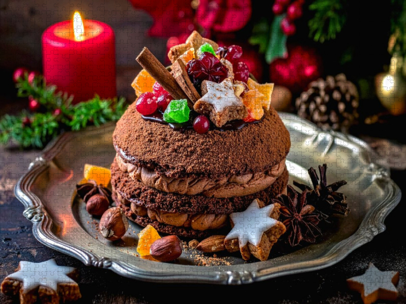 Schokoladen Dacquoise Torte mit Weihnachtsdekoration