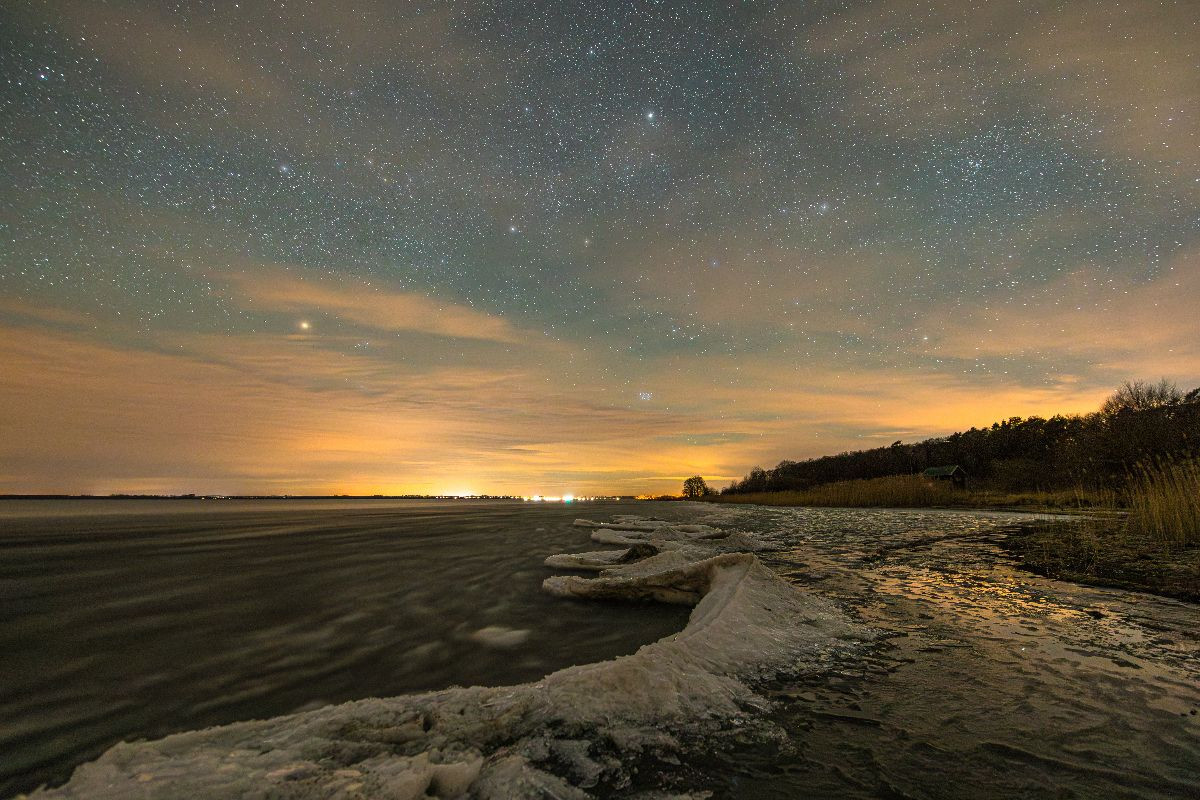 Sternennacht über dem Eiswall der Müritz