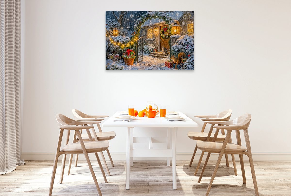 Weihnachts‑Cottage mit Tieren an geschmückter Gartenpforte