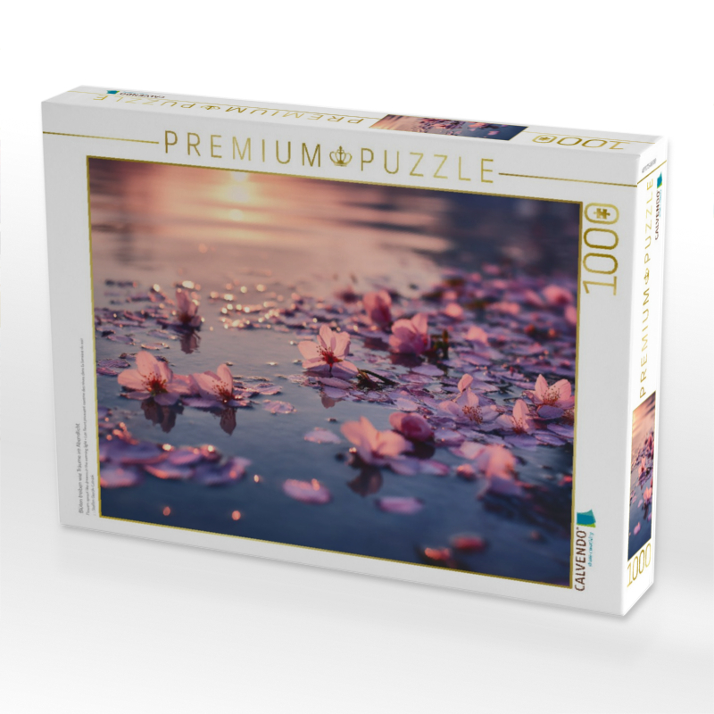 Blüten treiben wie Träume im Abendlicht