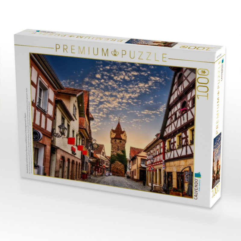 Hauptstraße mit historischen Häusern und Fehnturm in Herzogenaurach, Bayern