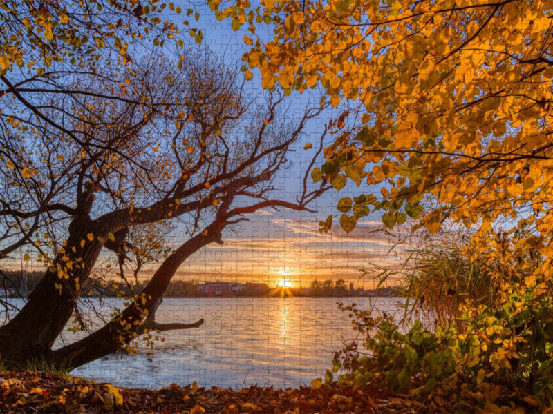 Goldener Herbstabend am Tiefwarensee
