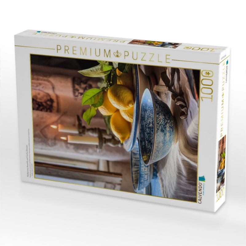 Mediterrane Keramik und frische Zitronen