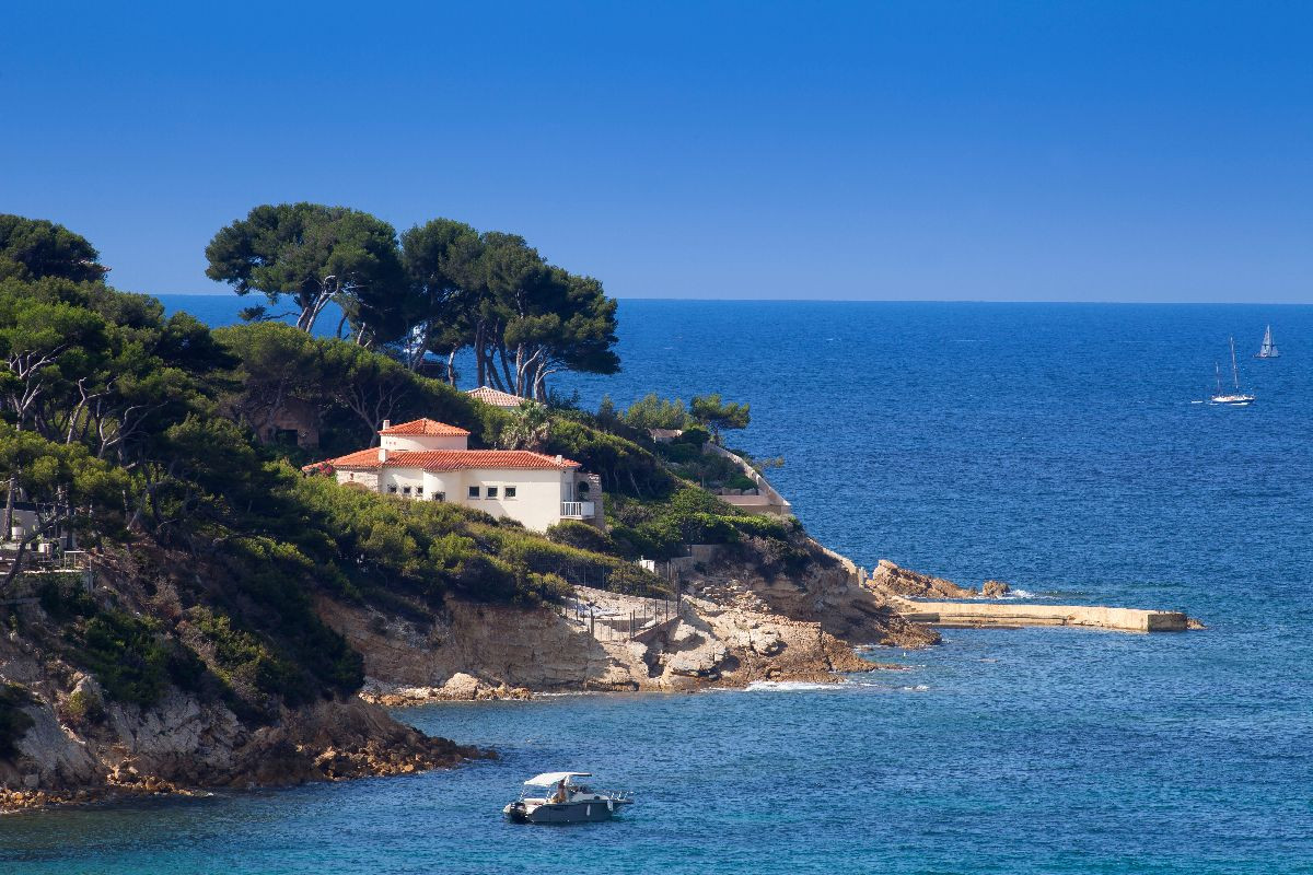 Steilküste bei Bale de Bandol