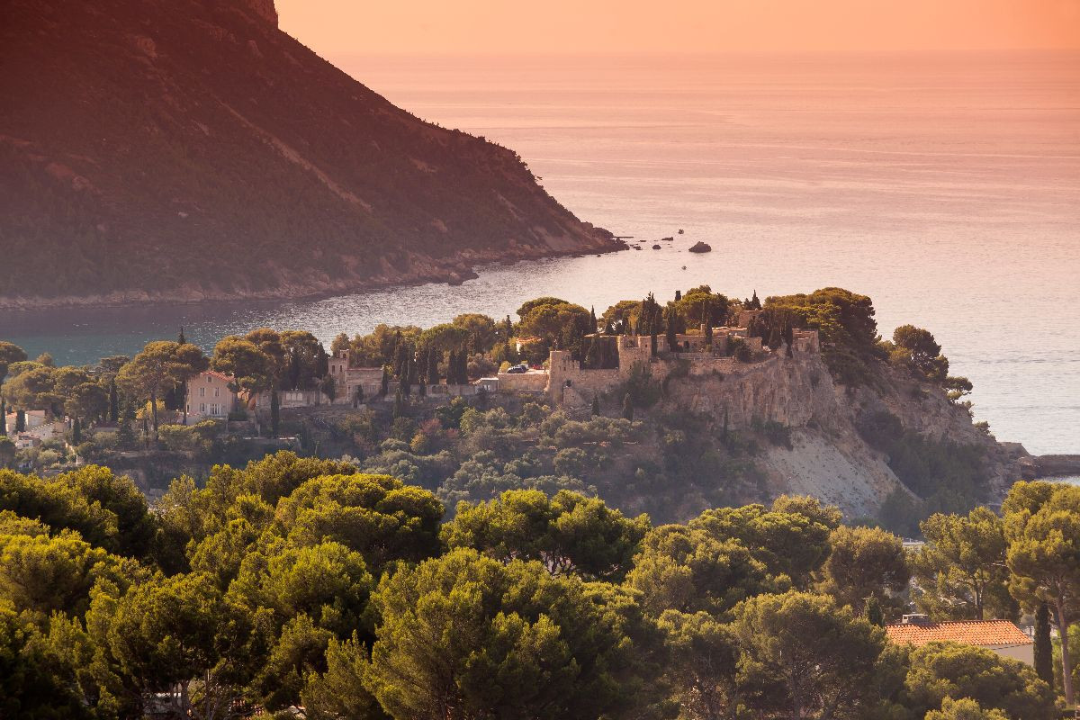 Steilküstenlandschaft bei Marseille