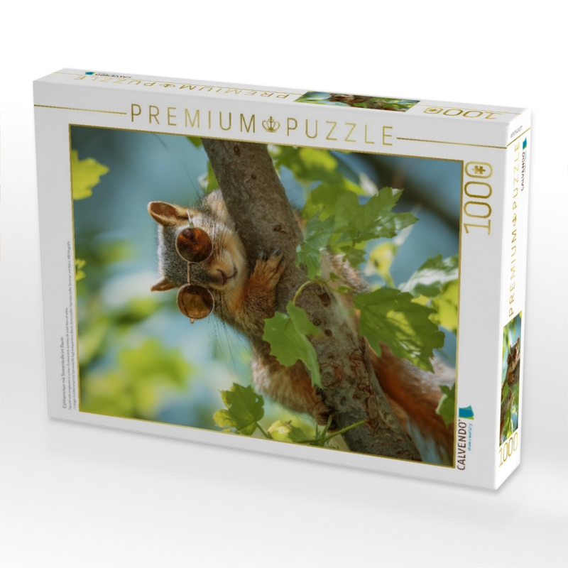 Eichhörnchen mit Sonnenbrille im Baum