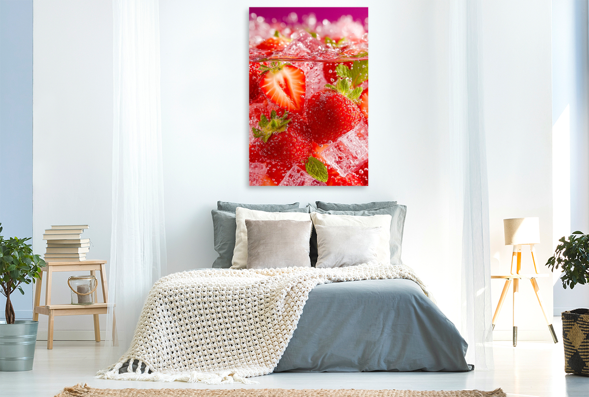 Erdbeeren mit Eiswürfeln und Minze