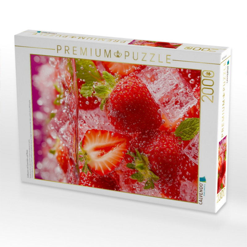 Erdbeeren mit Eiswürfeln und Minze