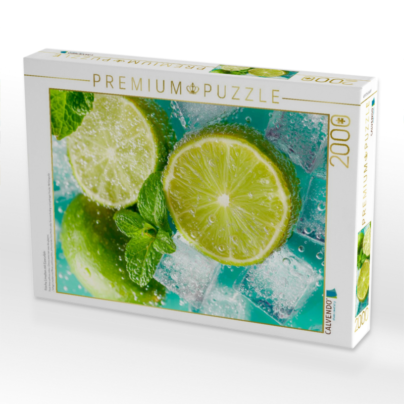 Frische Limetten mit Eiswürfeln