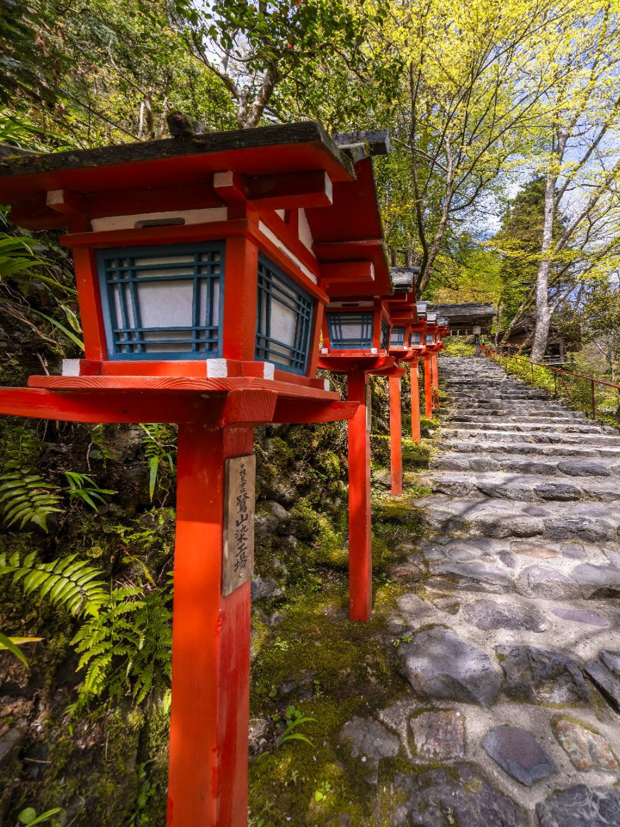 Treppen zum Kifune Schrein