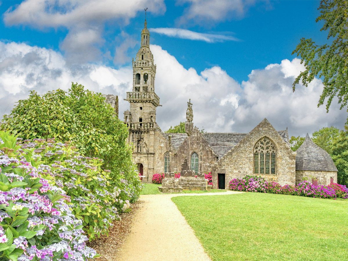 Chapelle Sainte-Marie-du-Ménez-Hom