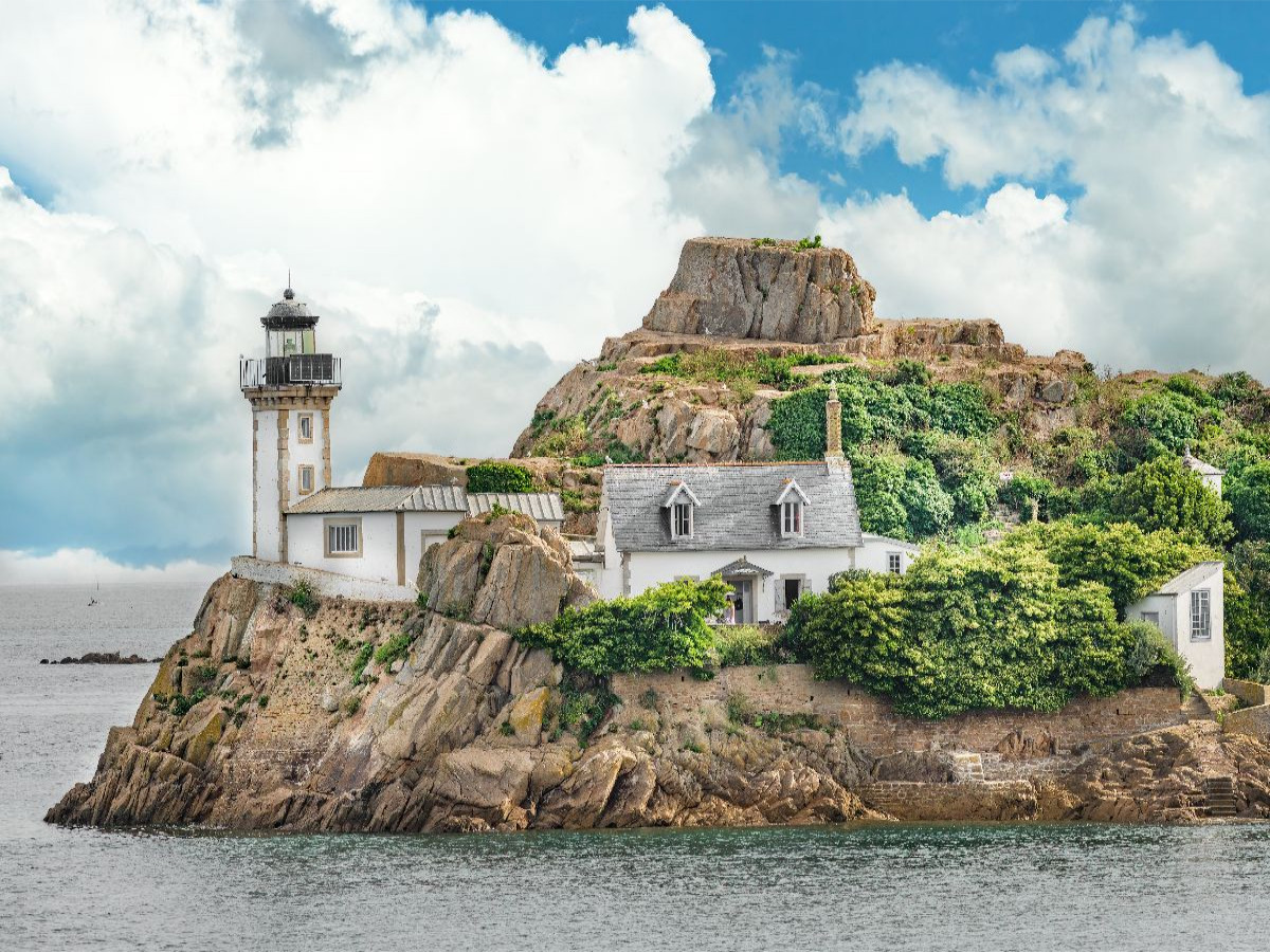 Phare de I'île Louet island